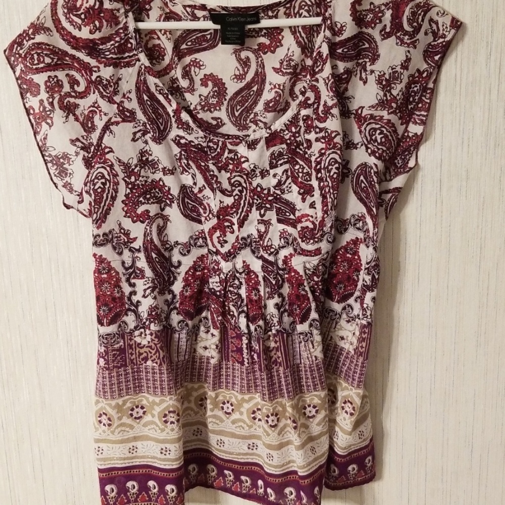 Womens short sleeve top